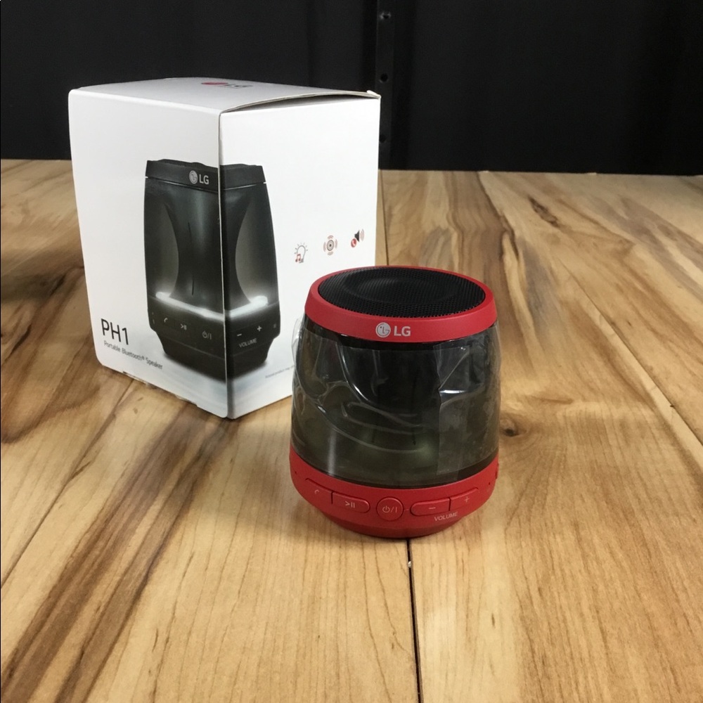 LG PH1 Portable Bluetooth speaker with lights